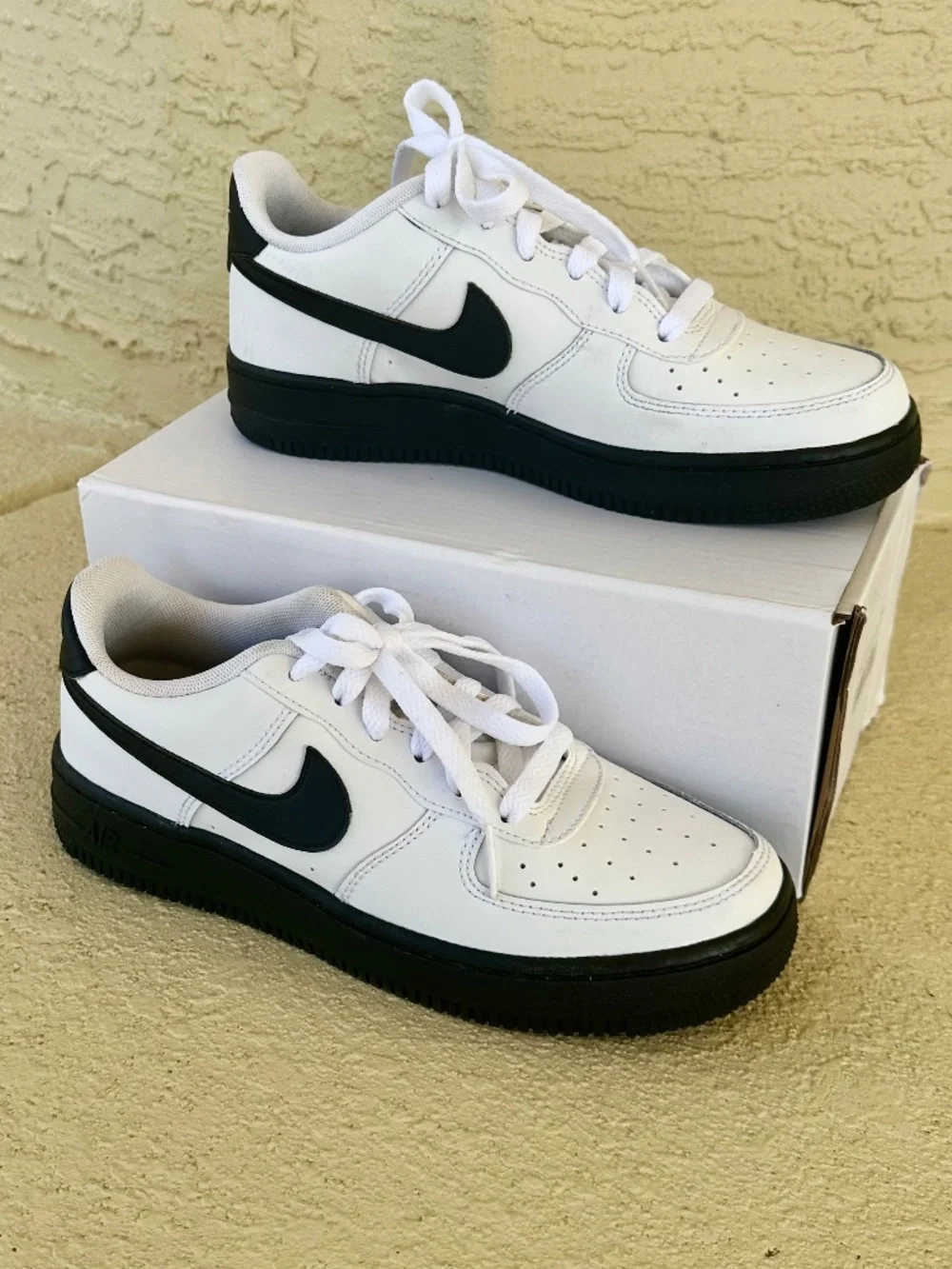 Nike Air Force 1 Low White/Black Sole Sneakers, Woman's Size 7 - Picture 2 of 14